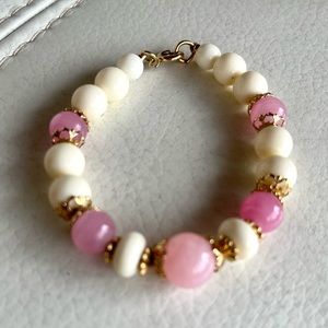 Rose Quartz and white beads bracelet